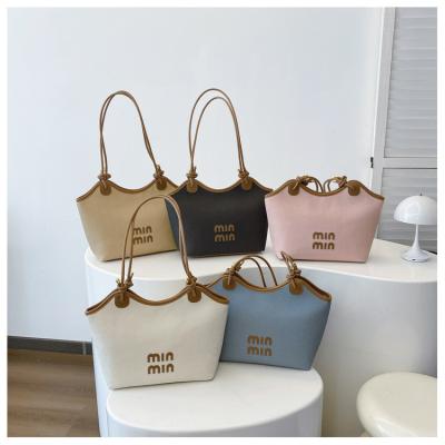 2025 Women's Pure Color Tote Bag with Minimalist Design Spacious Capacity Functional Shoulder Bag for Work and Everyday Use