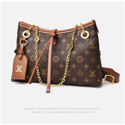 2025 new fashion trend shoulder bag large capacity temperament versatile chain bag soft leather high-quality texture crossbody bag