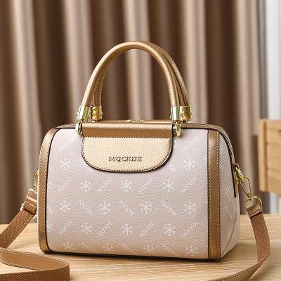 2025 New Commuter Fashion Large Capacity Boston Bag Handbag Shoulder Messenger Bag Women's Bag